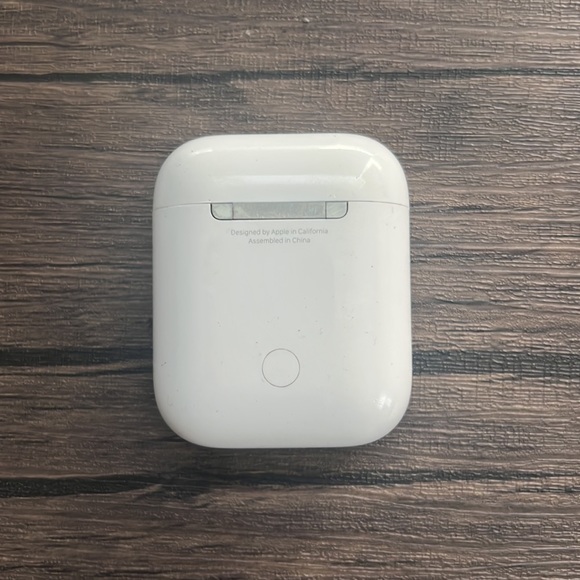 AirPods 2nd Gen (Used) working normally